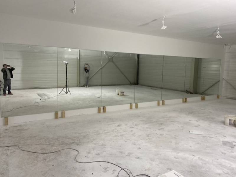 Installation de 14 mètres de miroir de protection anti-éclat pour une école de danse à Lormont